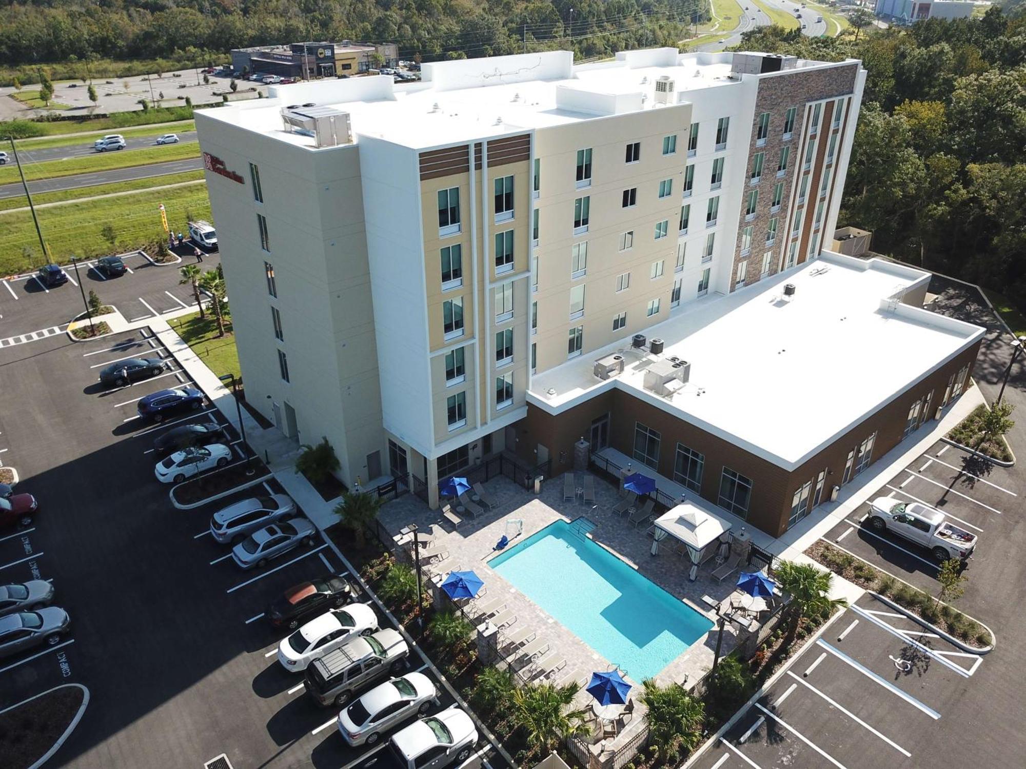 Hilton Garden Inn Tampa - Wesley Chapel Exterior photo