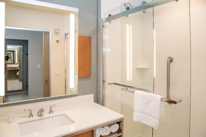 Hilton Garden Inn Tampa - Wesley Chapel Exterior photo